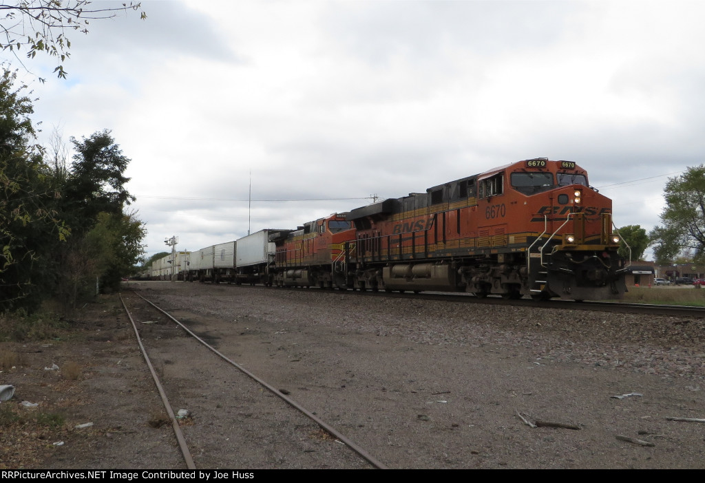 BNSF 6670 East